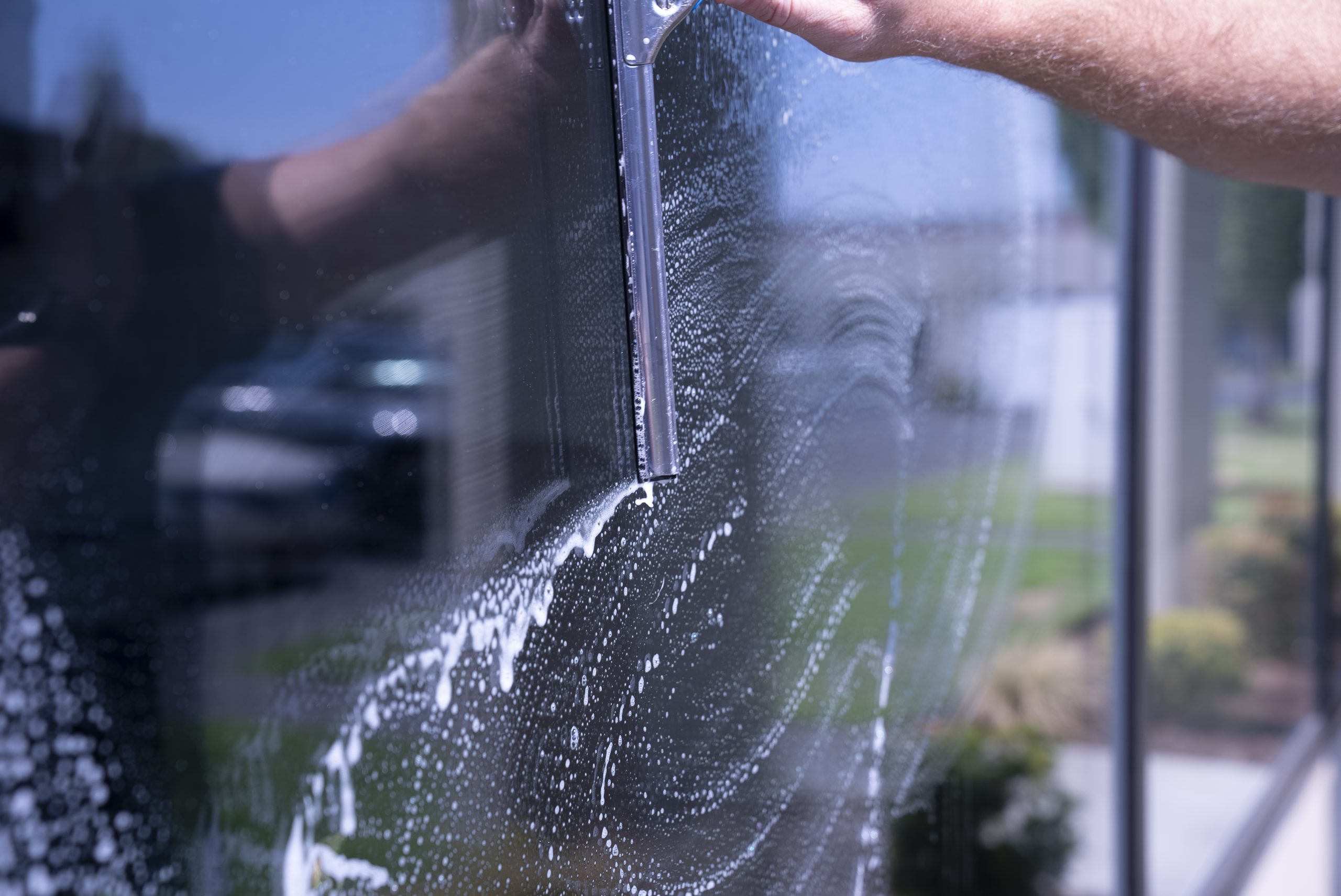 commercial exterior window cleaning